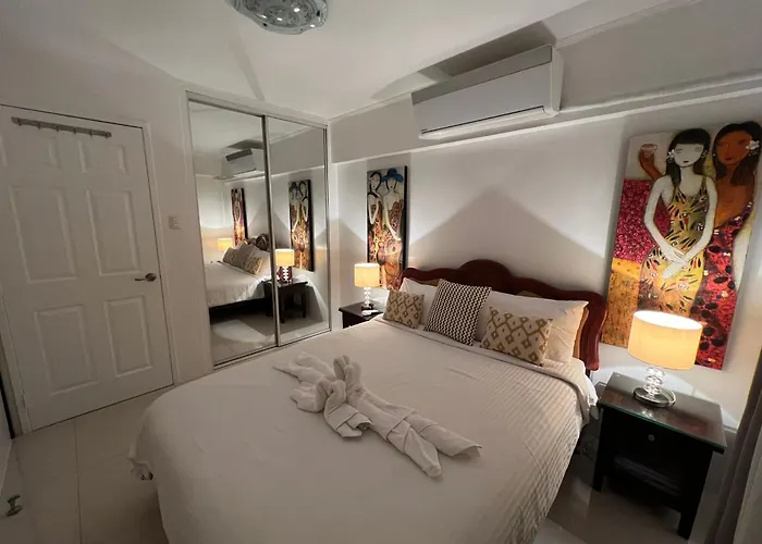 Stunning 2br Apt, 65 Sq M Netflix At Rosewood Pointe Residences Near Bgc 公寓 *