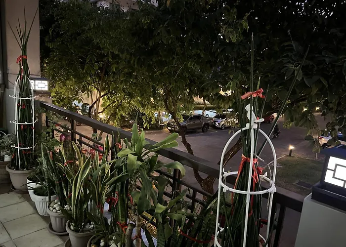 Stunning 2br Apt, 65 Sq M Netflix At Rosewood Pointe Residences Near Bgc *