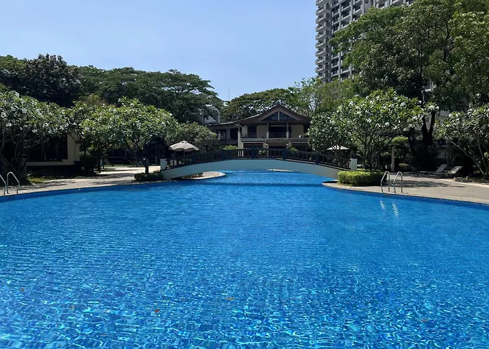 Stunning 2br Apt, 65 Sq M Netflix At Rosewood Pointe Residences Near Bgc 公寓 *