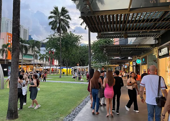 Stunning 2br Apt, 65 Sq M Netflix At Rosewood Pointe Residences Near Bgc 马尼拉
